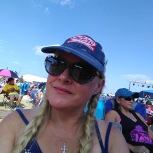 Meet your Posher, Crystal